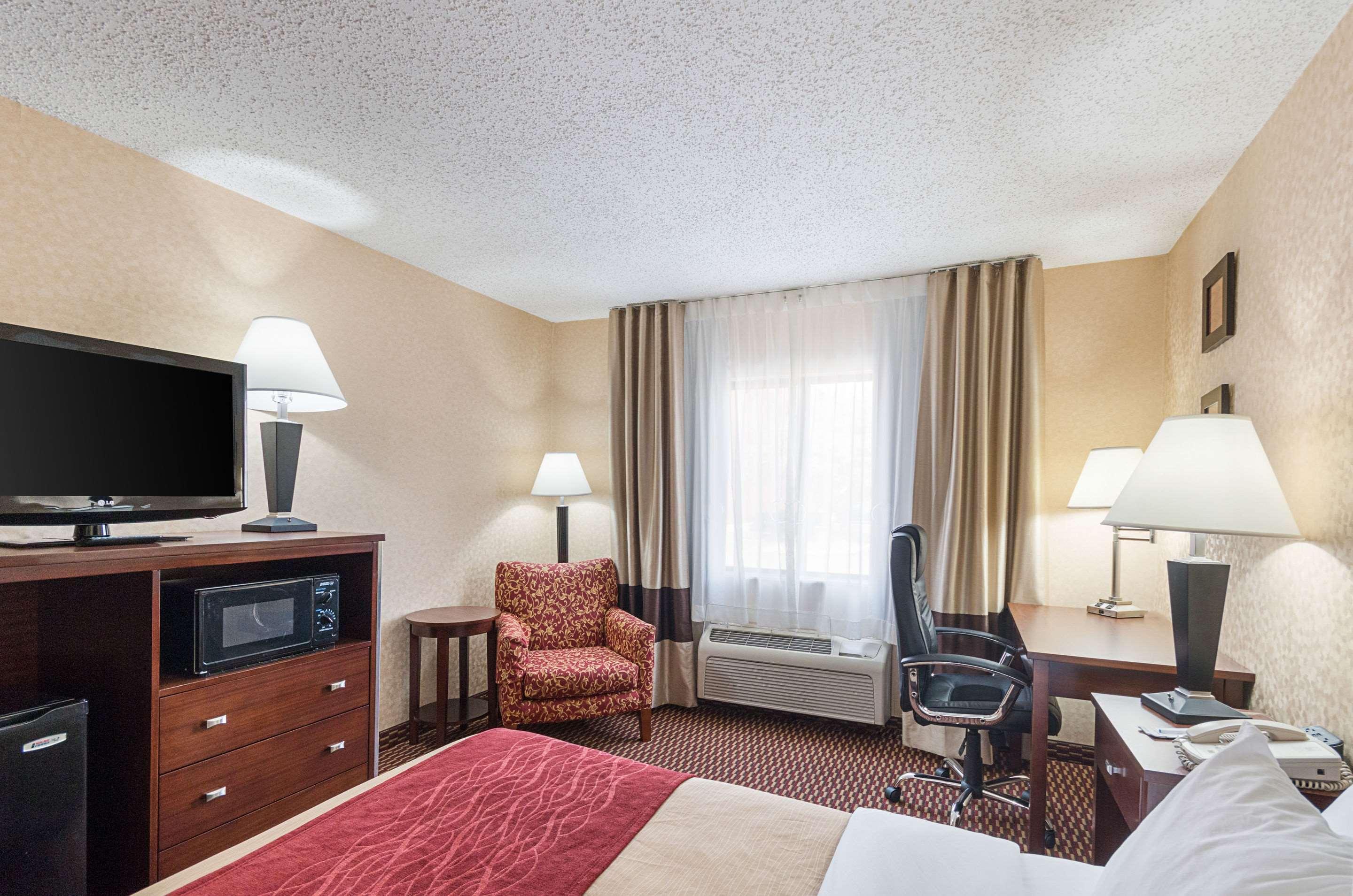 Quality Inn Parkersburg North-Vienna Exterior foto