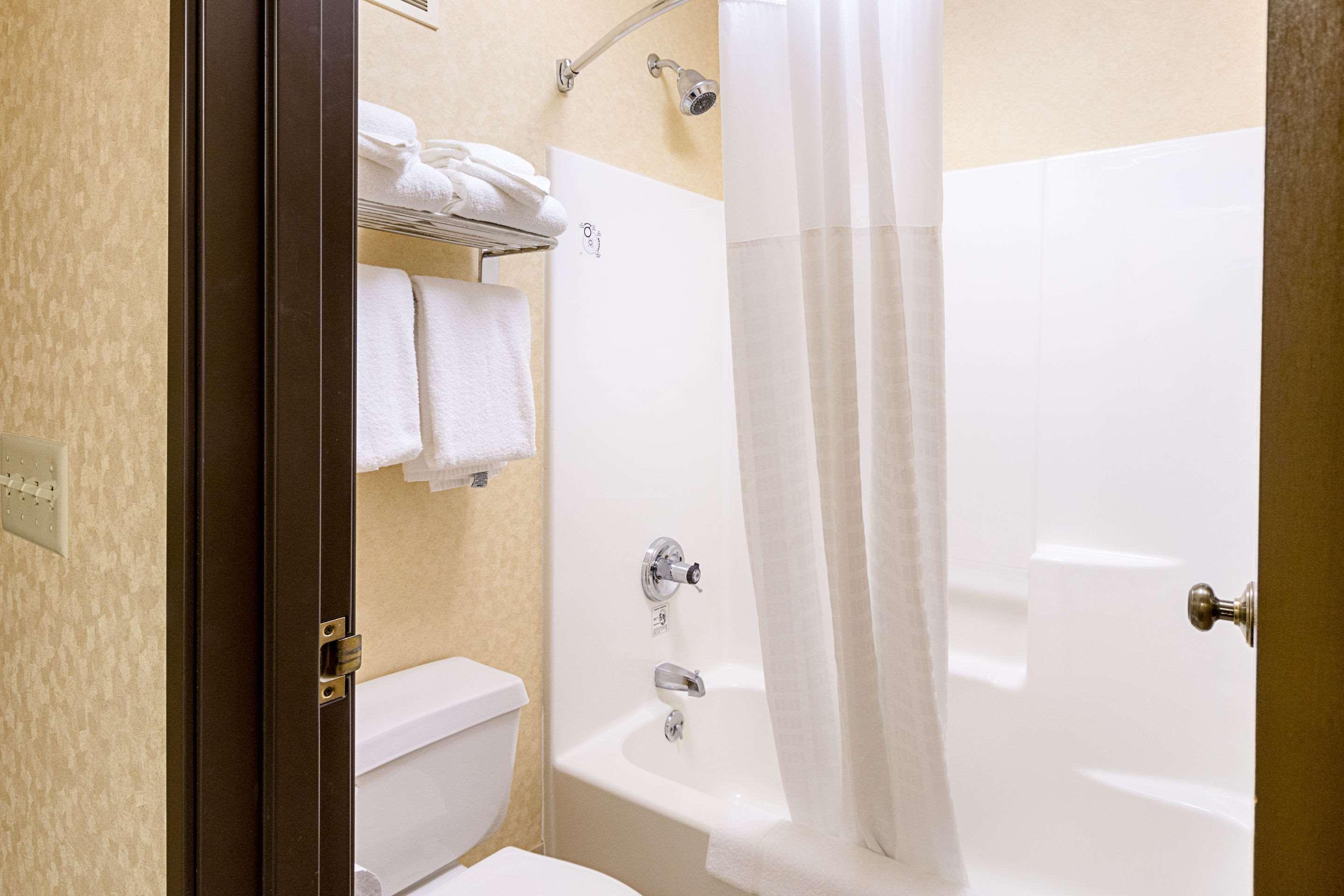 Quality Inn Parkersburg North-Vienna Exterior foto