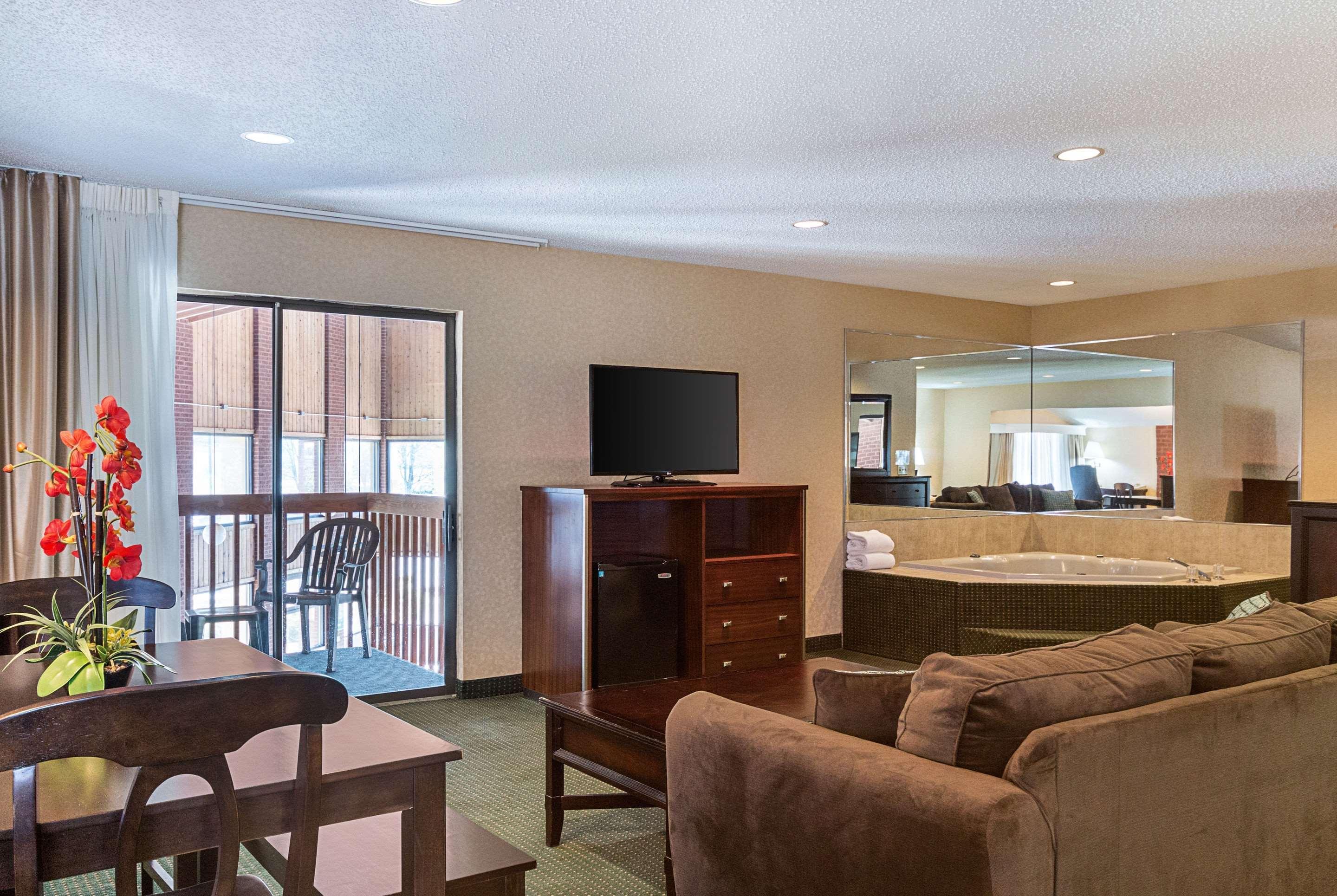 Quality Inn Parkersburg North-Vienna Exterior foto