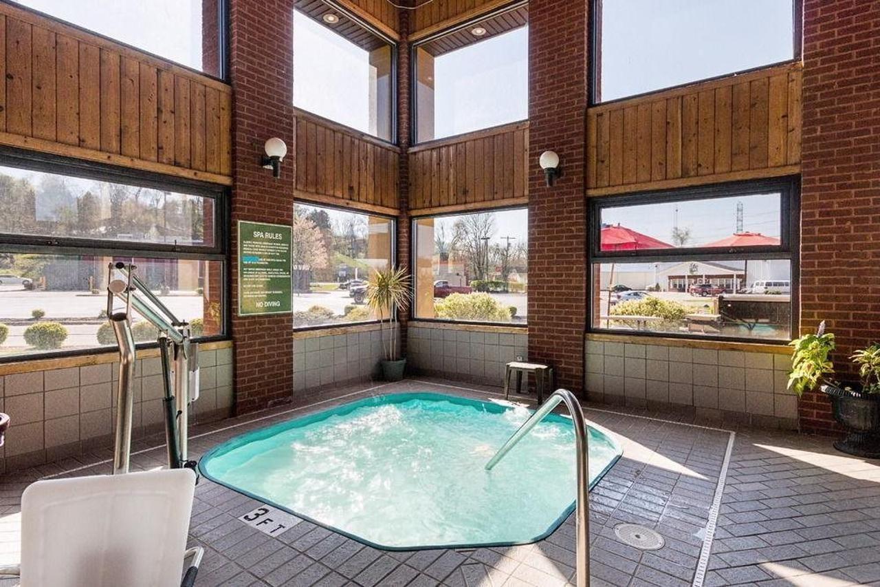 Quality Inn Parkersburg North-Vienna Exterior foto
