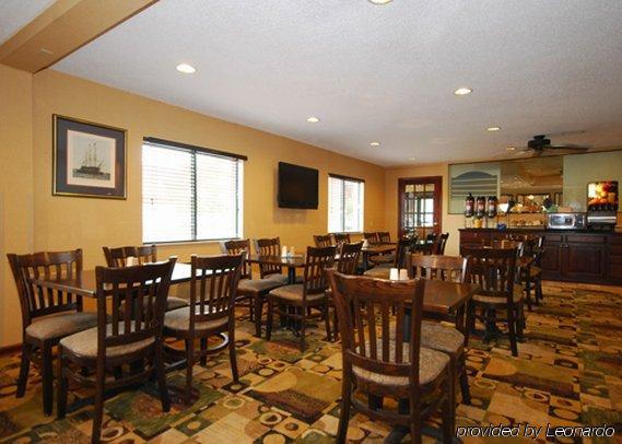 Quality Inn Parkersburg North-Vienna Restaurant foto